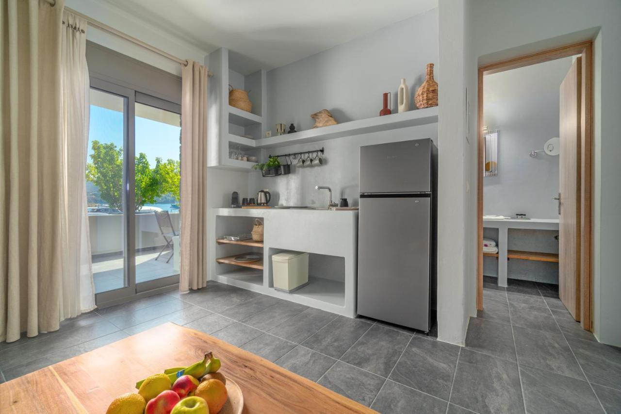 La Perla Suites Agioi Apostoloi  Buitenkant foto