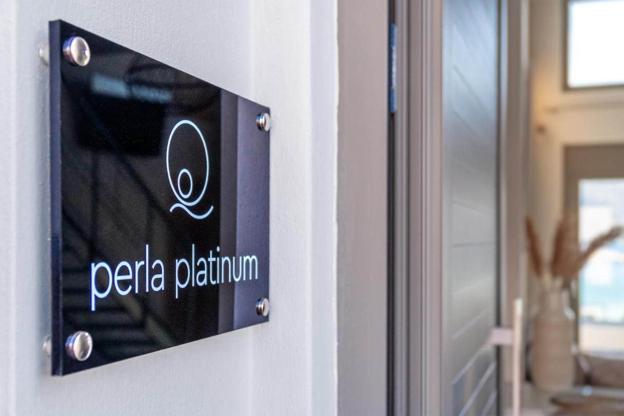 La Perla Suites Agioi Apostoloi  Buitenkant foto