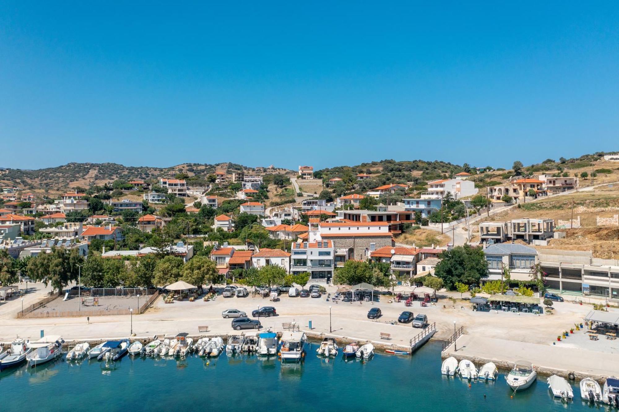 La Perla Suites Agioi Apostoloi  Buitenkant foto